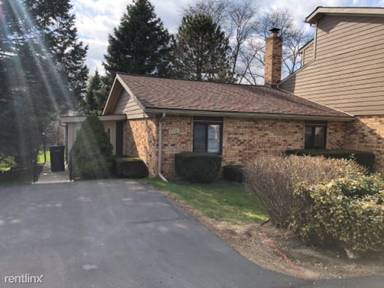 Main picture of 174 E Hickory Grove Rd