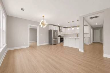 Main picture of 1658 Temple Ave