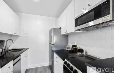Main picture of 70 W 36th St