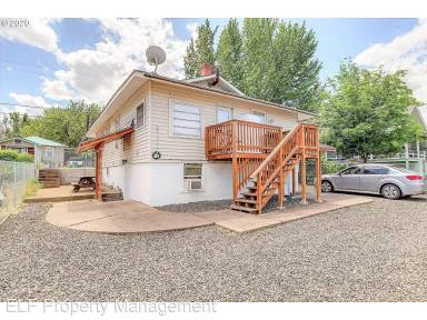 Main picture of 1121 E 9th St