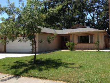 Main picture of 1321 Chestnut Ln