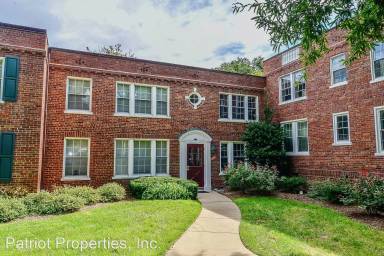 Main picture of 1709 N Troy St