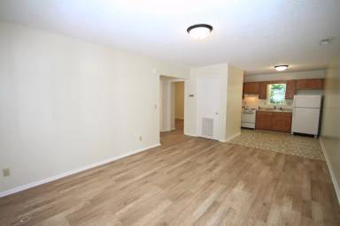 Main picture of 105 Bearwood Dr