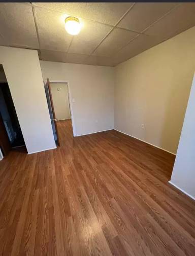 Main picture of 4102 W Girard Ave