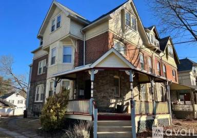 Main picture of 77 W La Crosse Ave