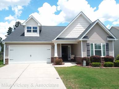 Main picture of 2585 Kirby Ave