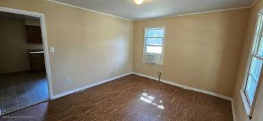 Main picture of 160 Pine St