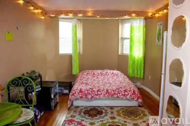Main picture of 879 Beacon St