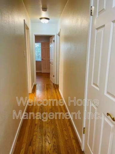 Main picture of 2561 Olympic Blvd