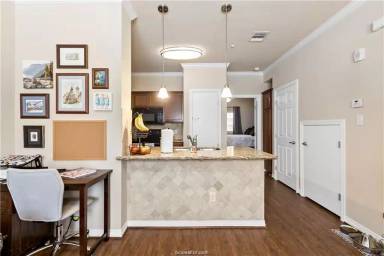 Main picture of Lakeridge Townhomes