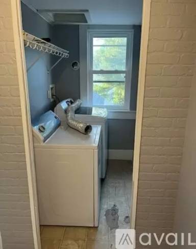 Main picture of 866 Main St