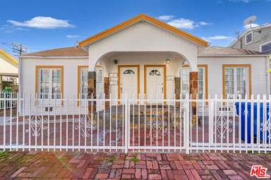Main picture of 338 S Benton Way