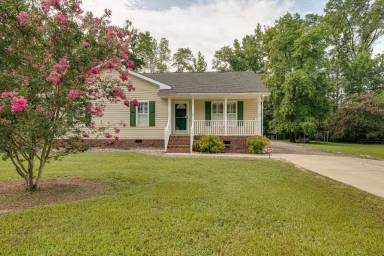 Main picture of 203 Polly Dr