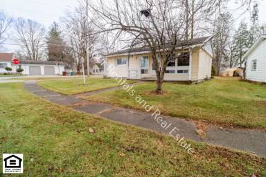 Main picture of 301 Fieldcrest Dr
