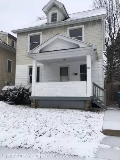 Main picture of 212 Weyl St