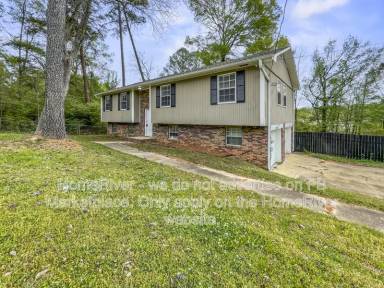 Main picture of 600 20th Ct NE