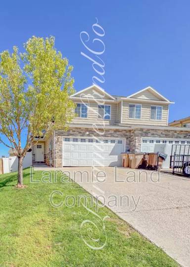Main picture of 4133 Moraine St