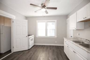 Main picture of 2227 W 103rd St