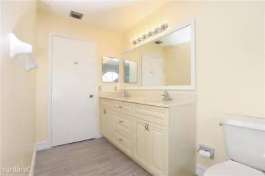 Main picture of 9632 NW 41st St