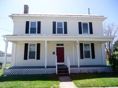 Main picture of 554 E Queen St