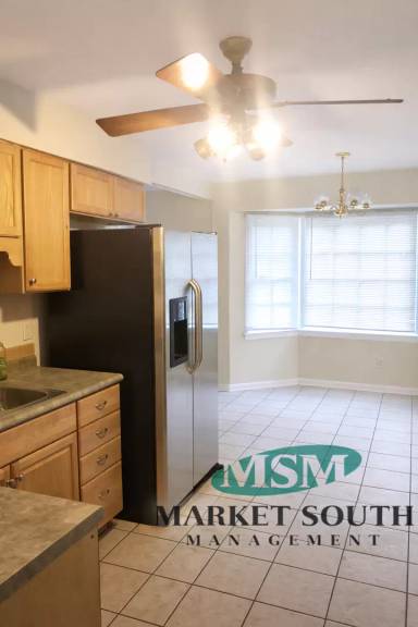 Main picture of 6 S Stillwood Cir