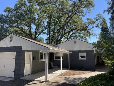 Main picture of 705 S Oakdale Ave