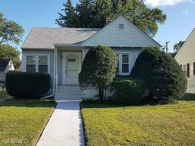 Main picture of 3351 Madison St