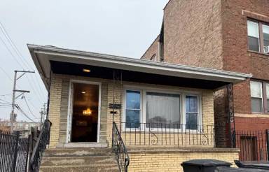 Main picture of 7842 S Ada St