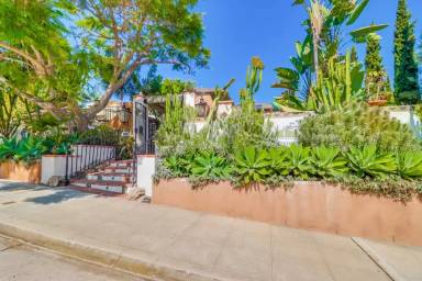 Main picture of 3014 Xenophon St