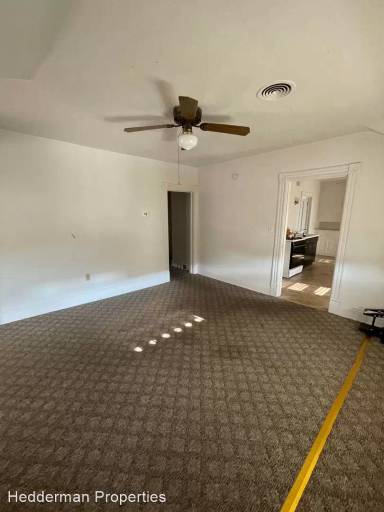 Main picture of 327 W 26th St