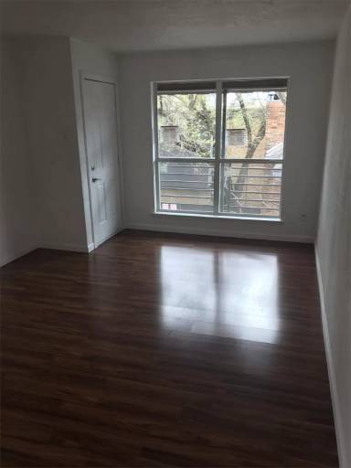 Main picture of 2821 Reagan - 301