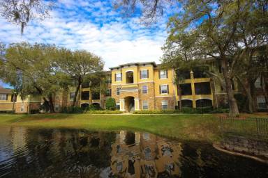 Main picture of Courtney Palms Condominium