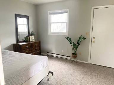 Main picture of 210 E Vernon Ave