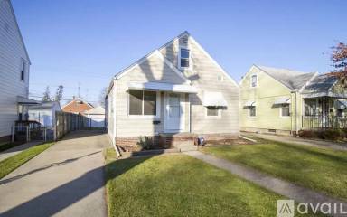 Main picture of 2909 123rd St
