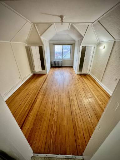 Main picture of 256 Congress Ave