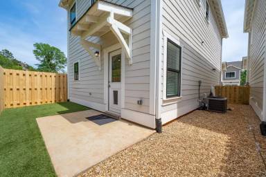 Main picture of 145 Huntley Dr