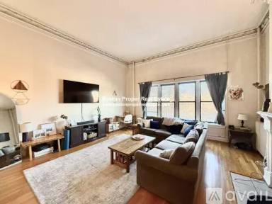 Main picture of 140 Beacon St