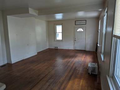 Main picture of 89 Church St