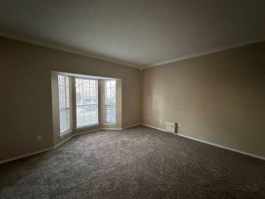Main picture of 706 Willow Oak St