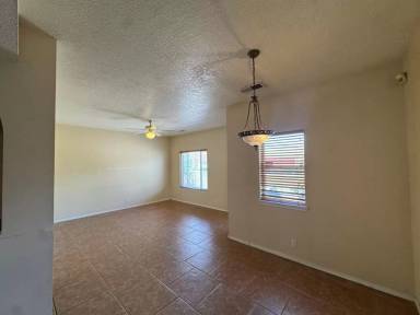 Main picture of 500 Phoenix Ave NW