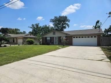 Main picture of 221 Viola Ave