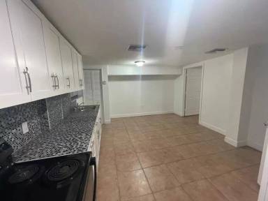 Main picture of 634 E 30th St