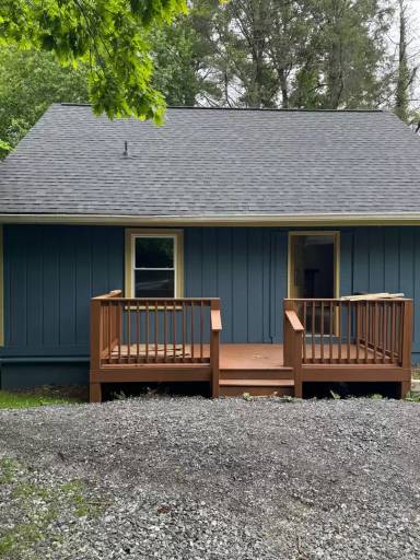 Main picture of 368 Lakeview Dr