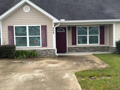 Main picture of 204 Joshua Cir