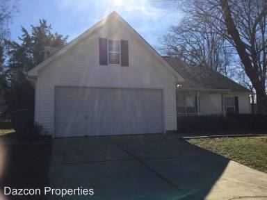 Main picture of 124 Canopy Ct