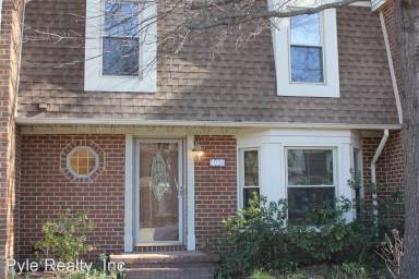 Main picture of 1026 Tottenham Ln