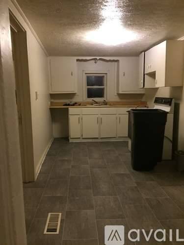Main picture of 1046 Market St