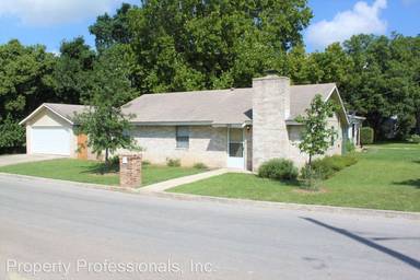 Main picture of 122 Dallas St