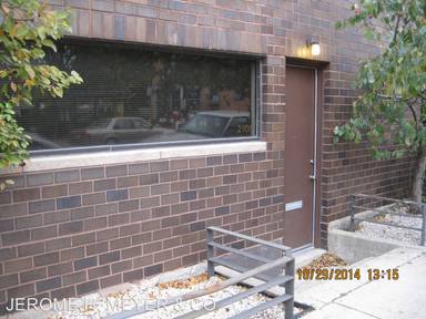 Main picture of 2101 N Lincoln Ave