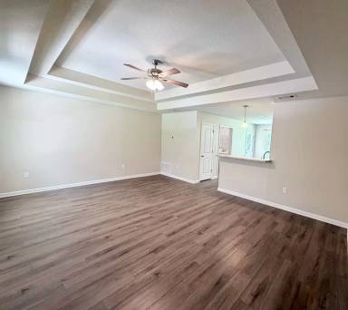 Main picture of 5890 Daffodil Dr
